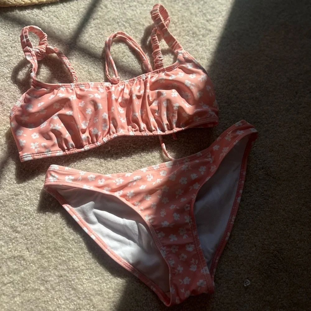 bikinis - Picture 2 of 3